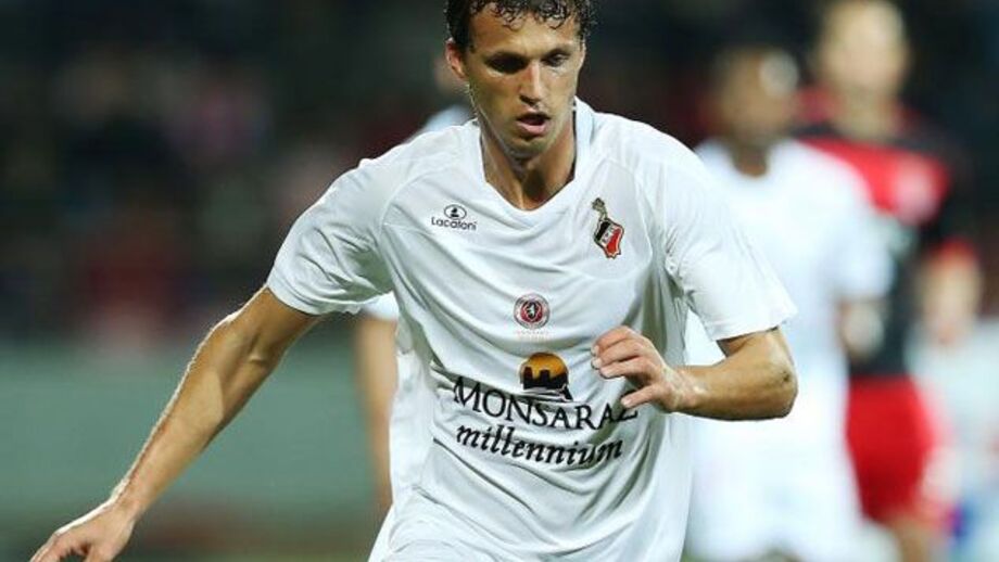 Vítor Vinha já não joga pelo Olhanense