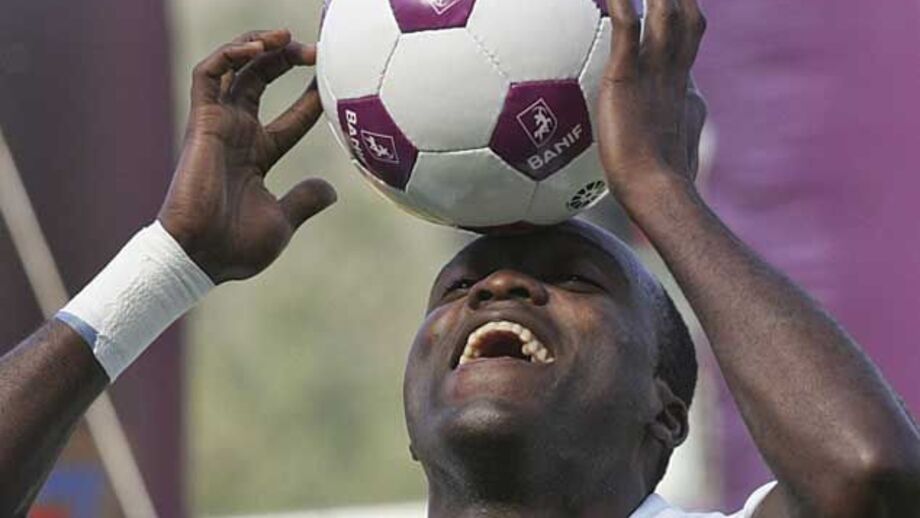 Mateus é o único "português" nos convocados de Angola