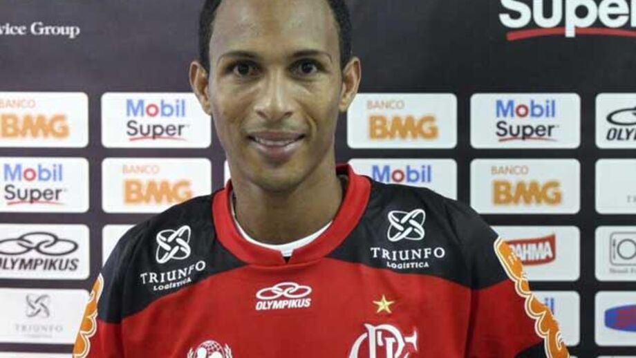 Wallim Vasconcellos: «Estamos a negociar o empréstimo de Liedson»