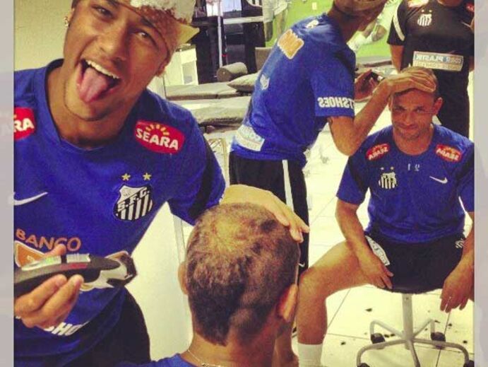 Neymar converte Leo à 'lei do moicano'