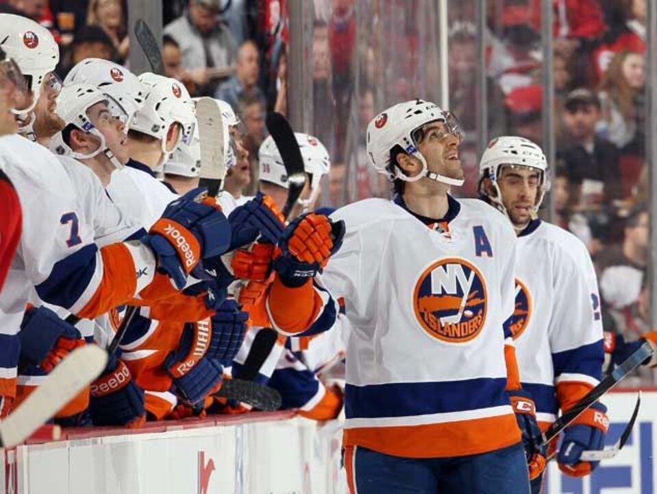 NHL: Tavares em grande num duelo lusitano