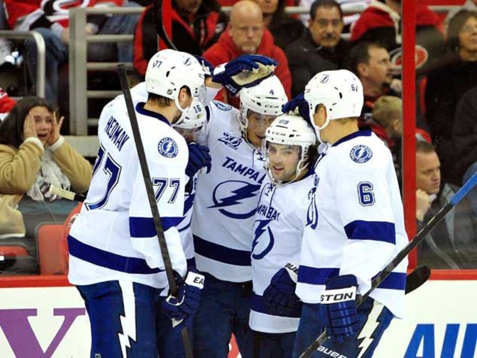NHL: Máquina goleadora de Tampa Bay faz nova vítima