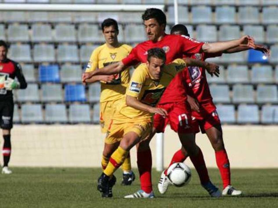 Santa Clara-Aves, 2-2: Visitantes desperdiçam duas vantagens