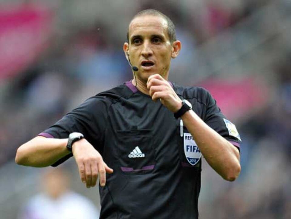 Árbitro do Gana-Burquina Faso suspenso