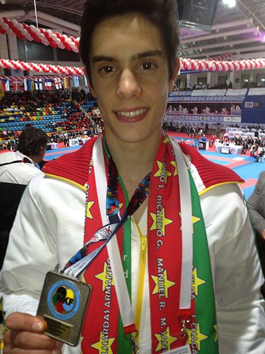 Karaté: David Fernandes vice-campeão da Europa