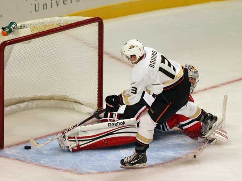 NHL: Anaheim Ducks vencem em Chicago