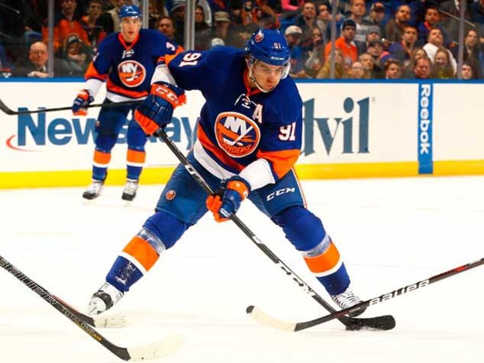 NHL: John Tavares brilha no dérbi de Nova Iorque
