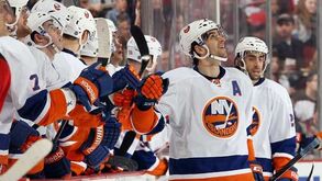 NHL: Tavares em grande num duelo lusitano