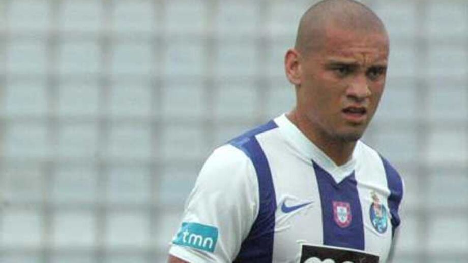 FC Porto B-Oliveirense, 3-1: Maicon marca antes do meio-campo
