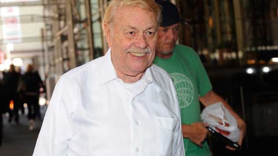 Proprietário dos LA Lakers internado