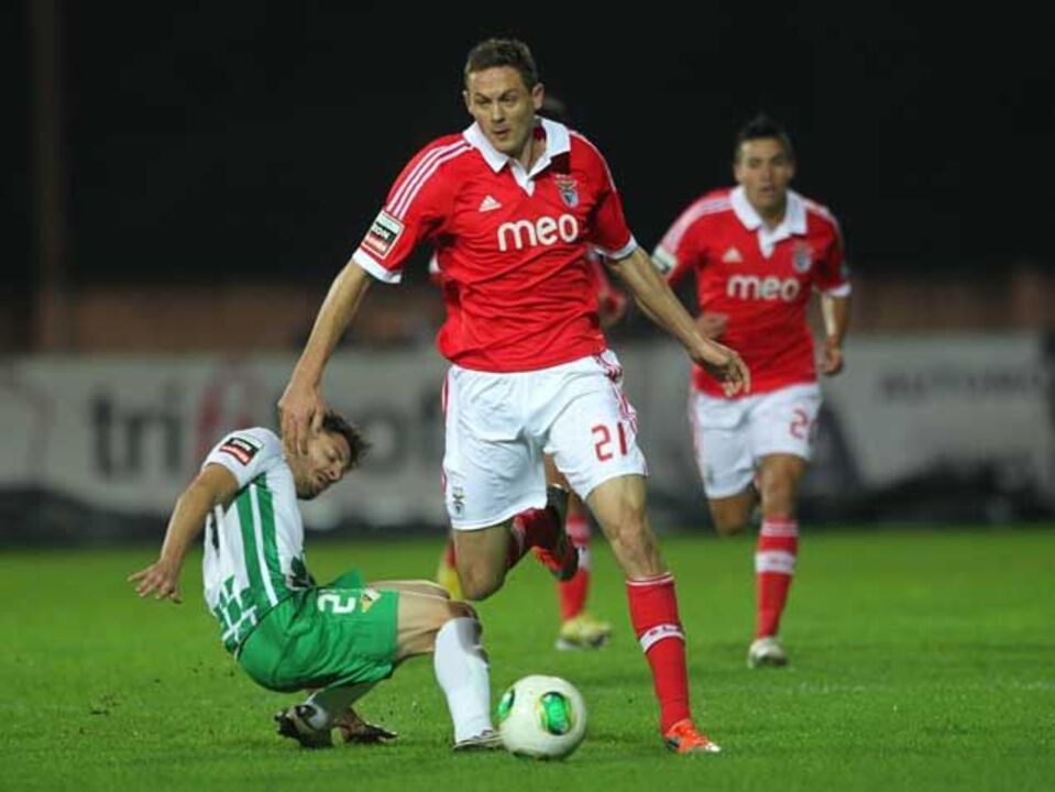 Liderança isolada passa por nova reação