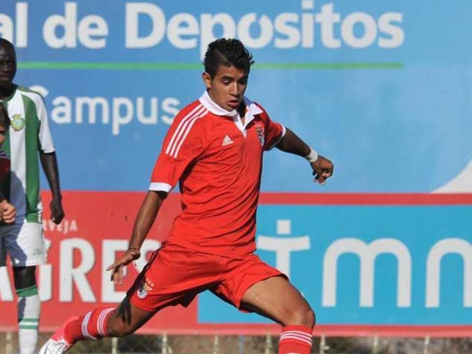 Derlis González: «Cardozo tem mais golos do que Cavani e Suárez»