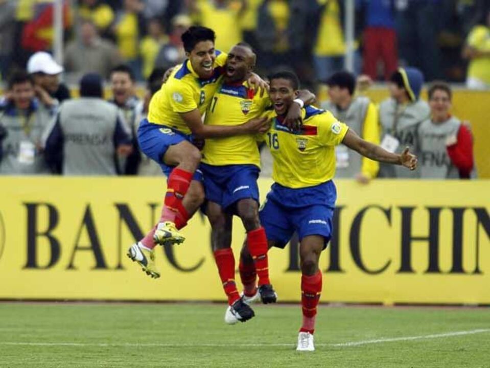 Equador vence Paraguai privado de Cardozo e Melgarejo (4-1)
