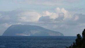 Corvo sem abastecimento por mar há 14 dias