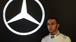 Mercedes contratou Hamilton a conselho de Ecclestone