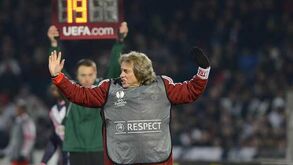 Técnico colocou colete verde