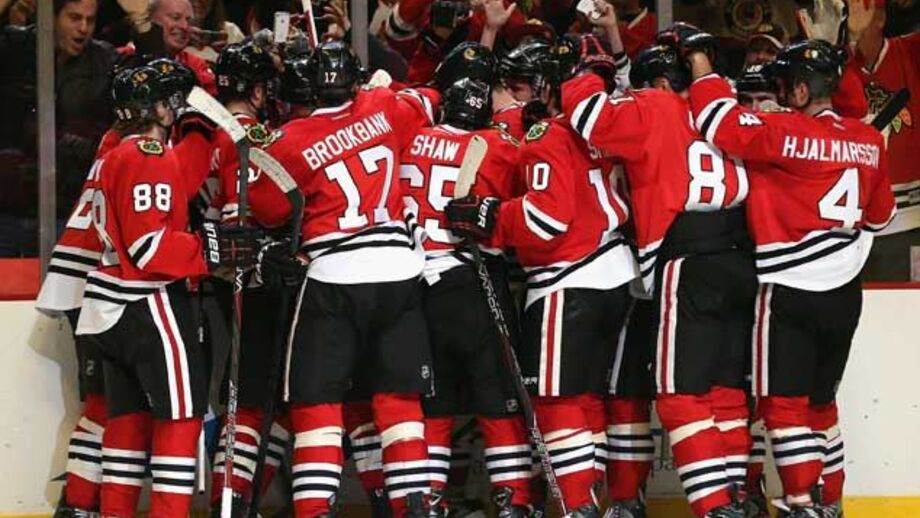 NHL: Chicago amplia máximo à custa dos grandes rivais