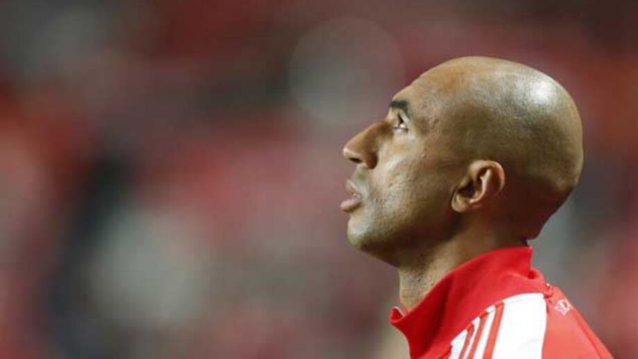 Luisão em dúvida para deslocação a Bordéus