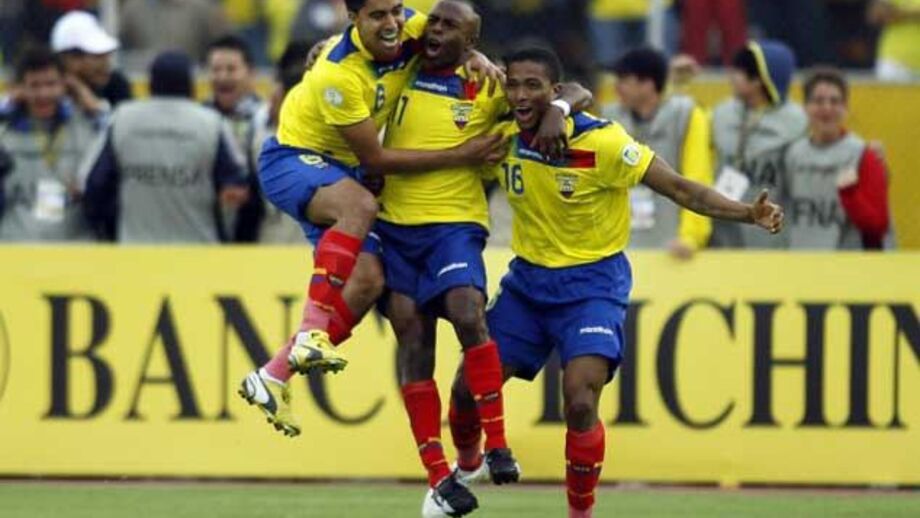 Equador vence Paraguai privado de Cardozo e Melgarejo (4-1)