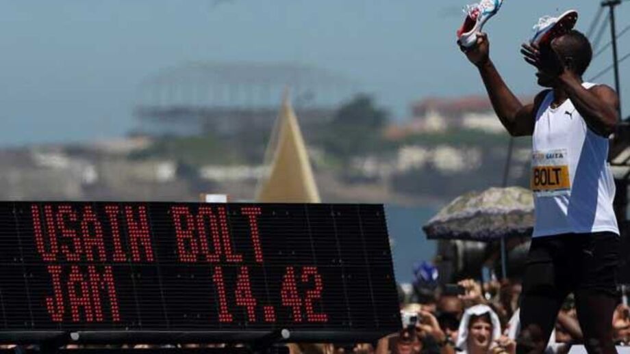 Usain Bolt vence nos 150 metros em Copacabana
