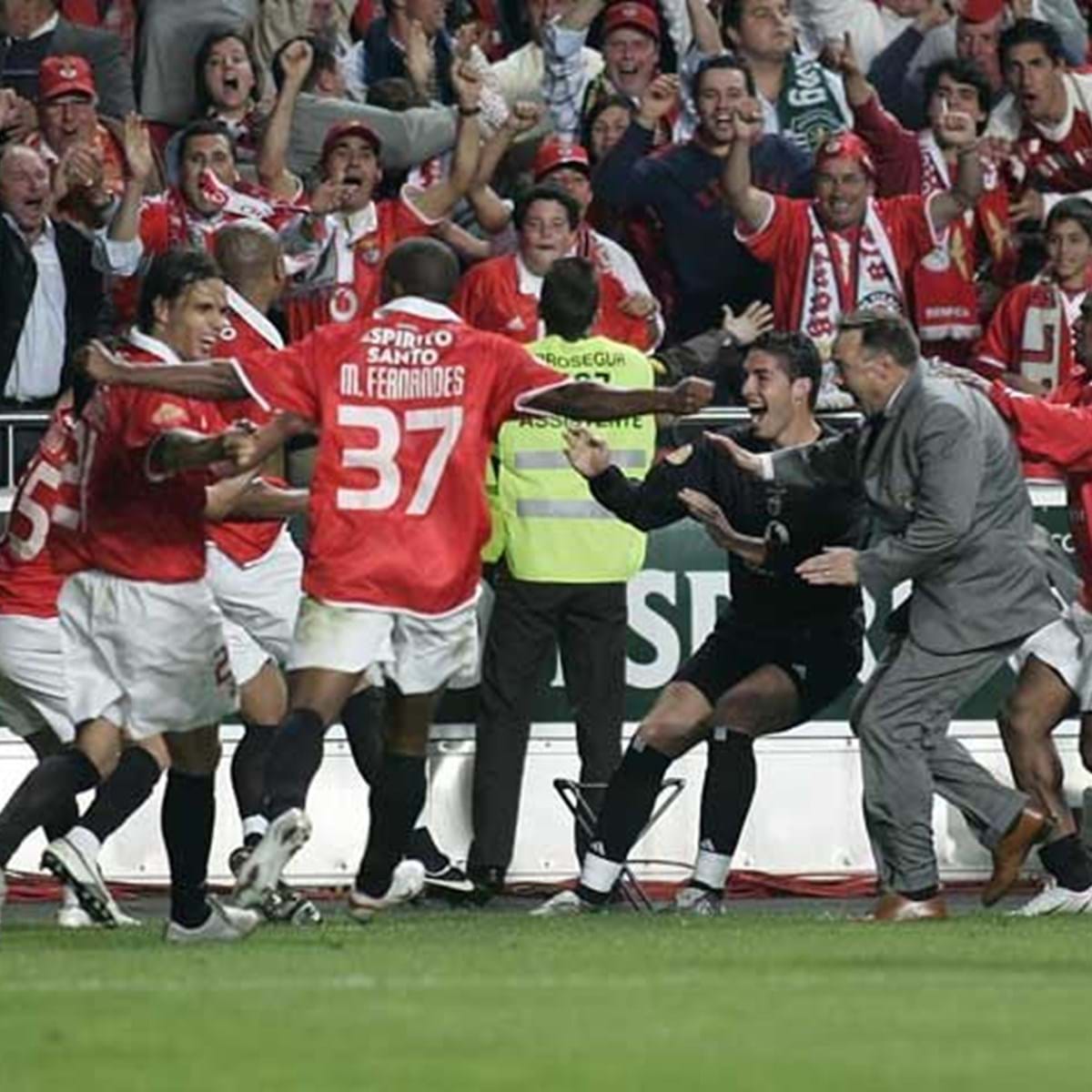 Luisão e aquele golo no Benfica-Sporting: «Até hoje quando saio à