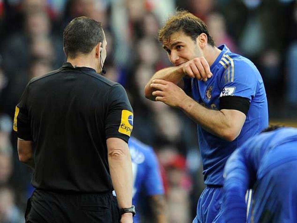 Suárez pede desculpa a Ivanovic