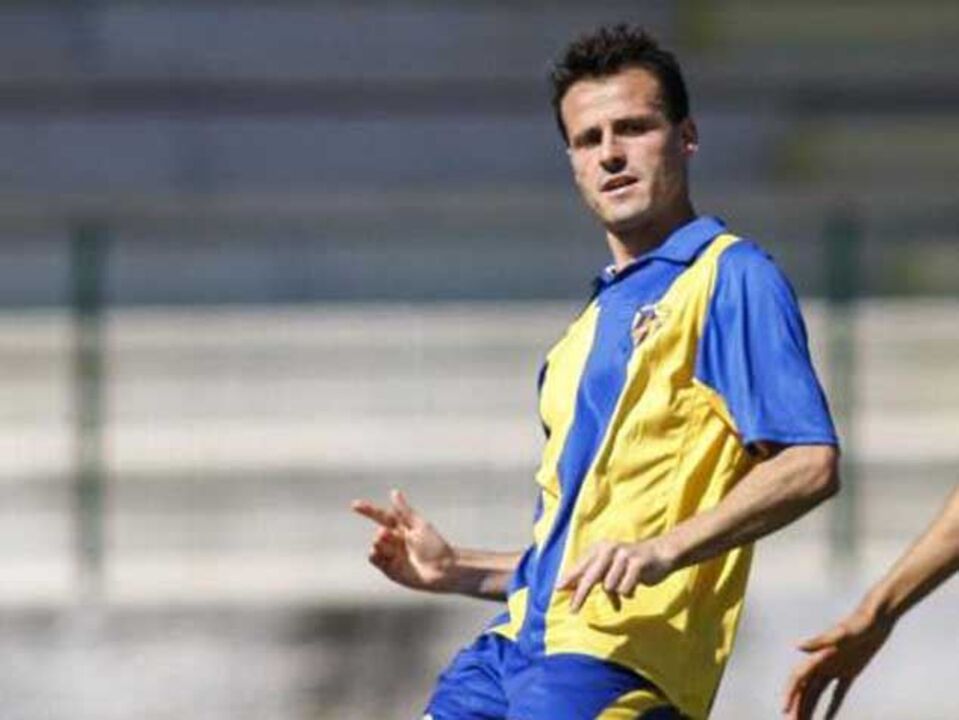 U. Madeira-V. Guimarães B, 4-2: Vimaranenses perto da descida