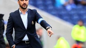 Vítor Pereira nas mãos de agente belga