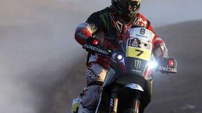 Paulo Gonçalves sobe a 2.º no Abu Dhabi Desert Challenge
