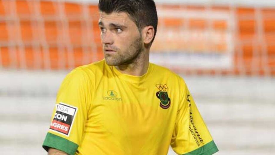 Vítor cumpre castigo na Luz