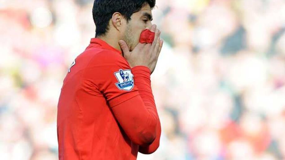 Luis Suárez suspenso por 10 jogos