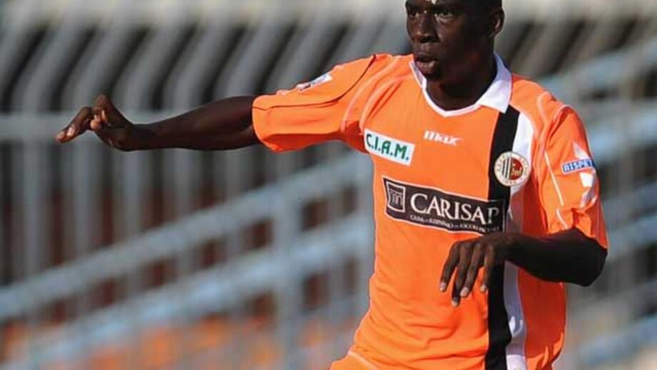 Ousmane Dramé tentou roubar prostituta e... deu-se mal