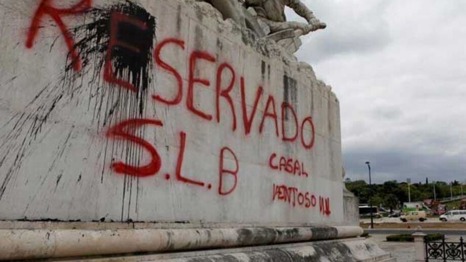 Câmara gasta 1.000 euros para limpar o Marquês