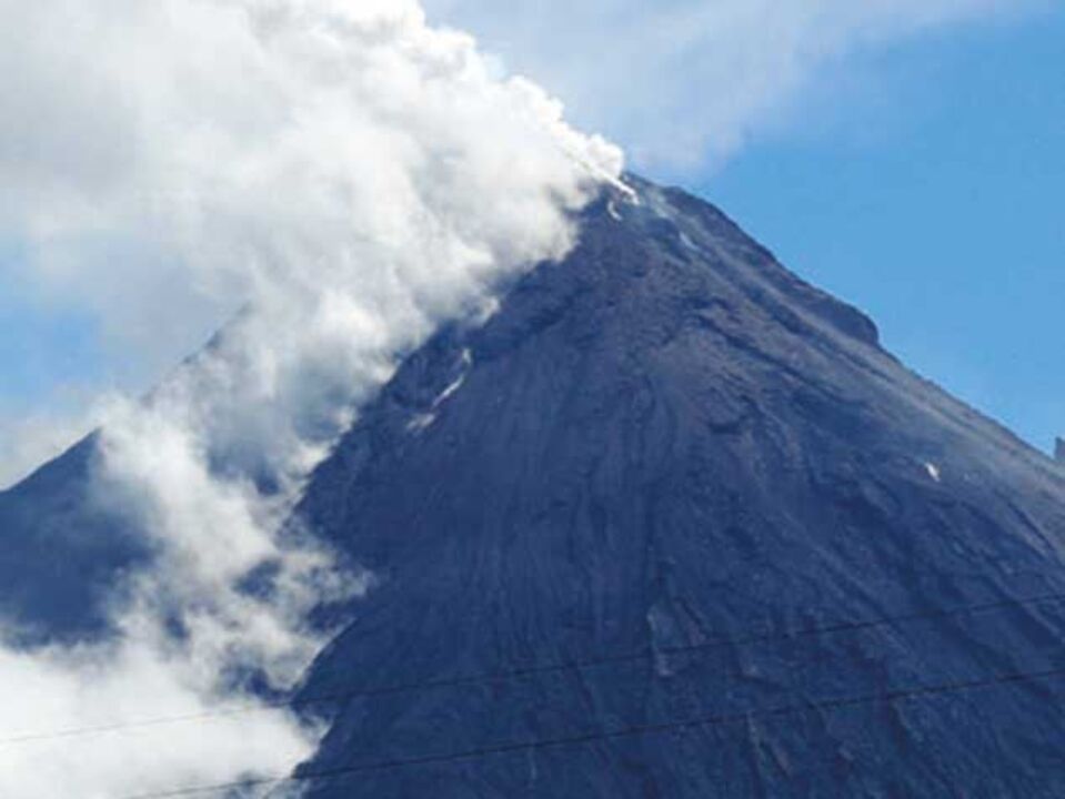 Erupção do Mayon faz cinco vítimas