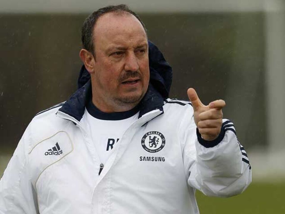 Benítez: «Não penso no próximo treinador do Chelsea»