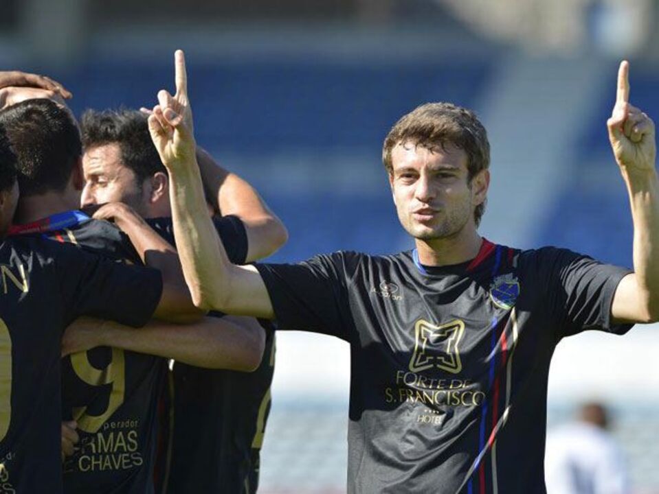 Chaves sagra-se campeão