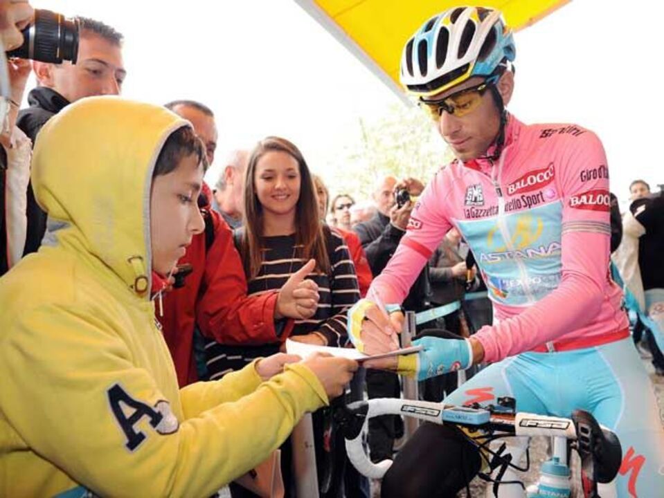 Nibali aumenta vantagem na liderança