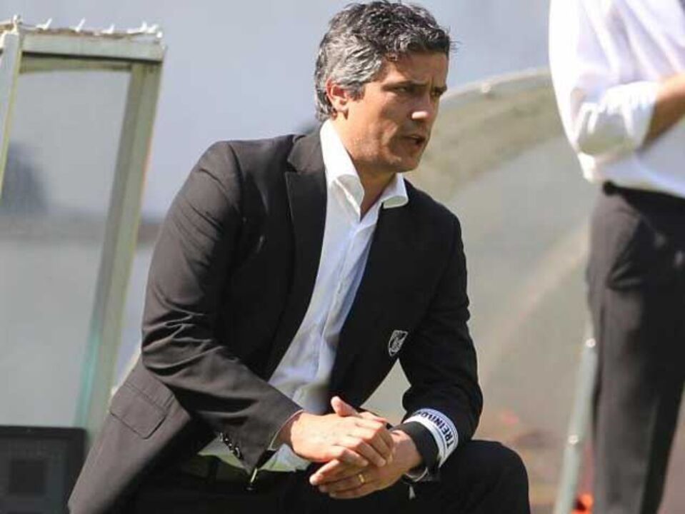 V. Guimarães B-Oliveirense, 1-0: Vitória na despedida