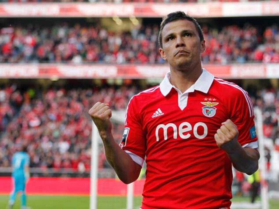 Lima tarda mas não falha e atinge a "trintena"