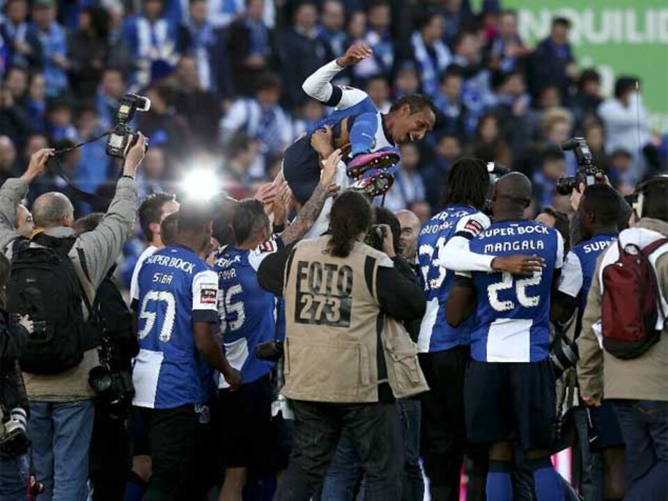 Liedson não foi um 31 mas ajudou a "resolver"