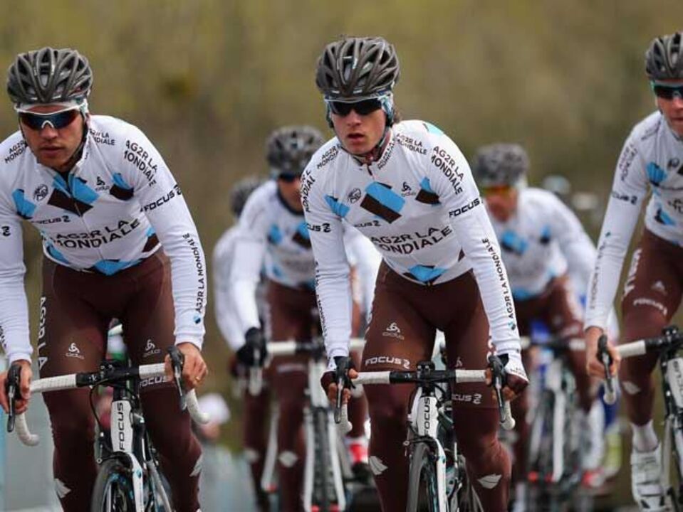 AG2R auto-suspende-se do Critérium do Dauphiné