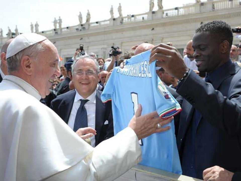 Papa coleciona camisolas de futebol