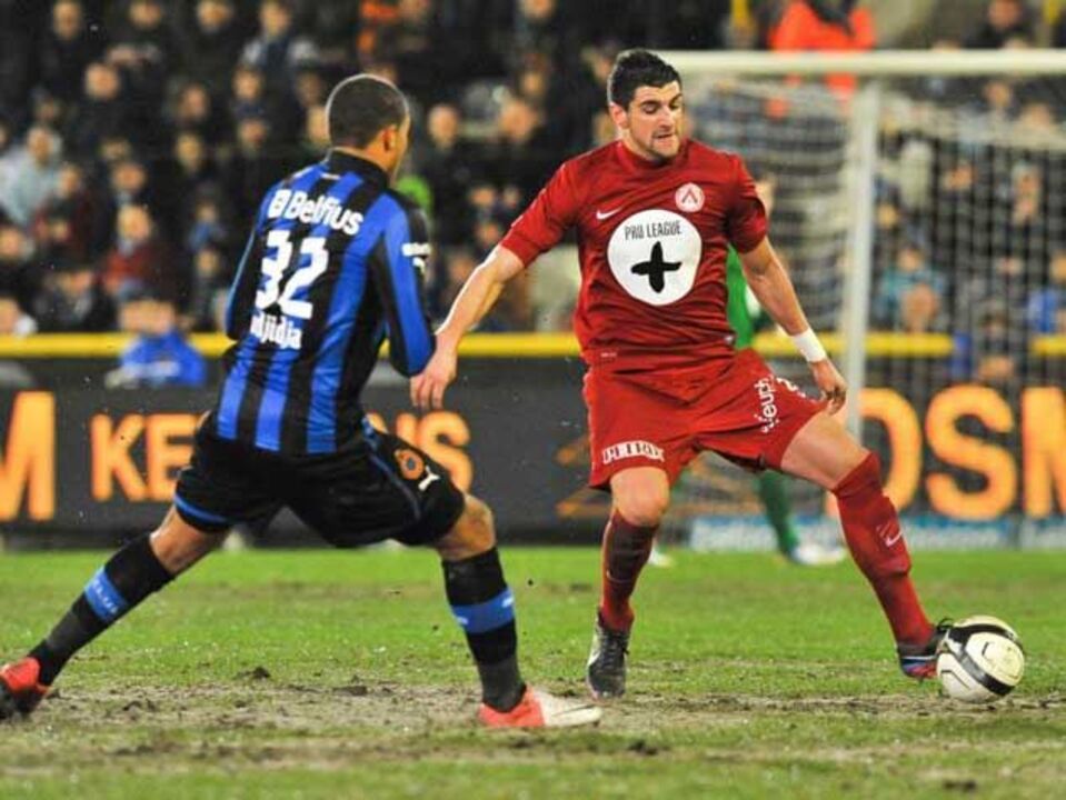 Força e rapidez são qualidades de Mitrovic