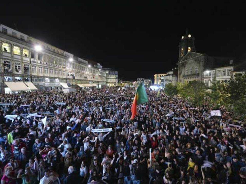 Milhares festejam com a equipa em Guimarães