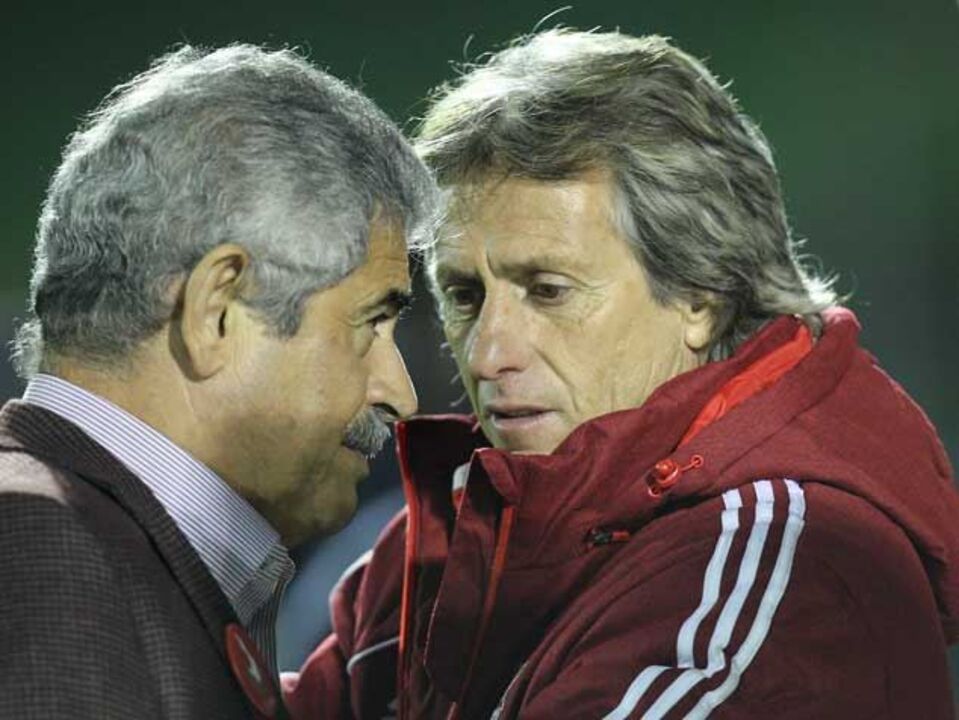 Vieira decide hoje futuro de Jorge Jesus