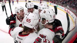 NHL: Senators e Blackhawks avançam