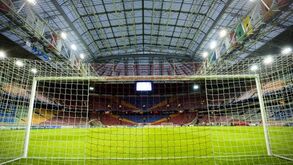 Adversários europeus convidados para Amesterdão