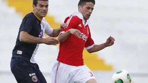 Benfica B-Santa Clara, 2-2: Bolas paradas fundamentais