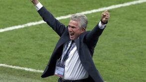 Heynckes ao lado de Mourinho
