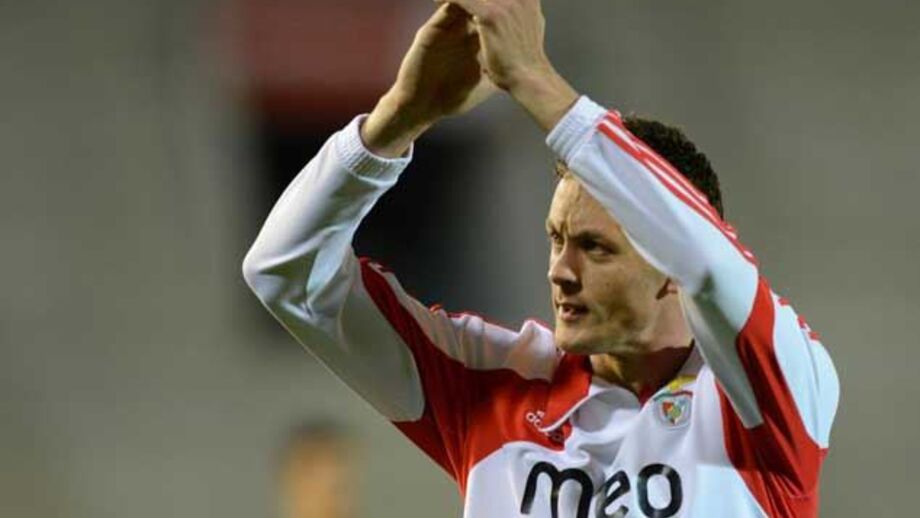 Matic eleito melhor jogador de abril